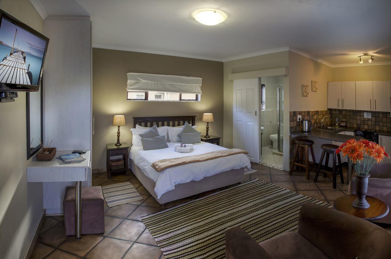 Lalapanzi Guest Lodge Port Elizabeth Exterior photo