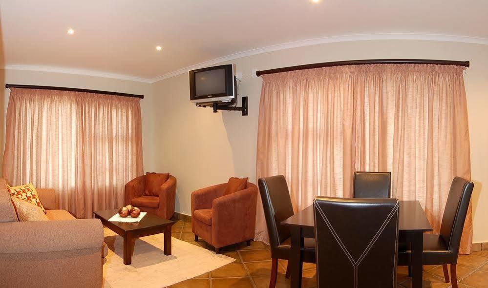 Lalapanzi Guest Lodge Port Elizabeth Exterior photo